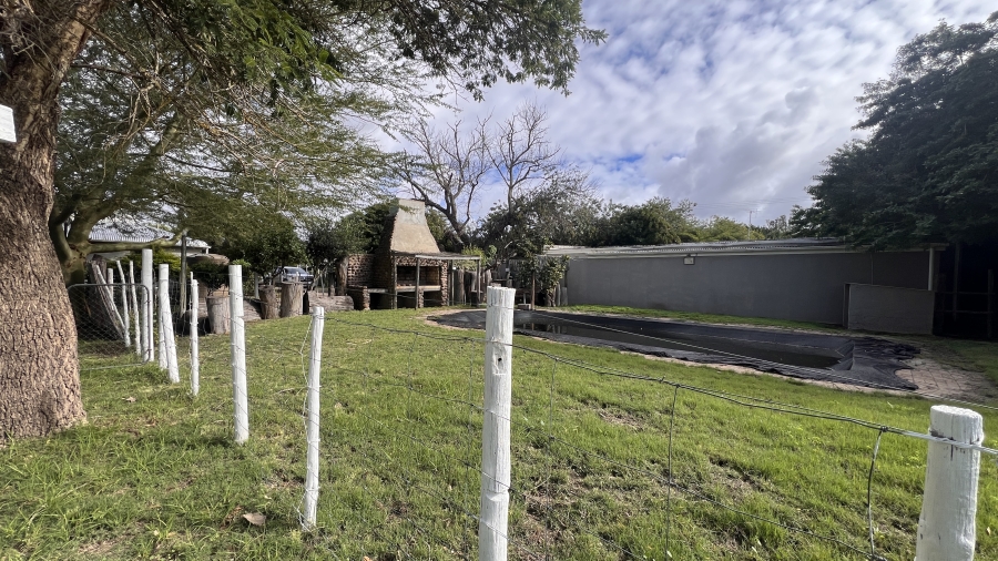 4 Bedroom Property for Sale in Redelinghuys Western Cape